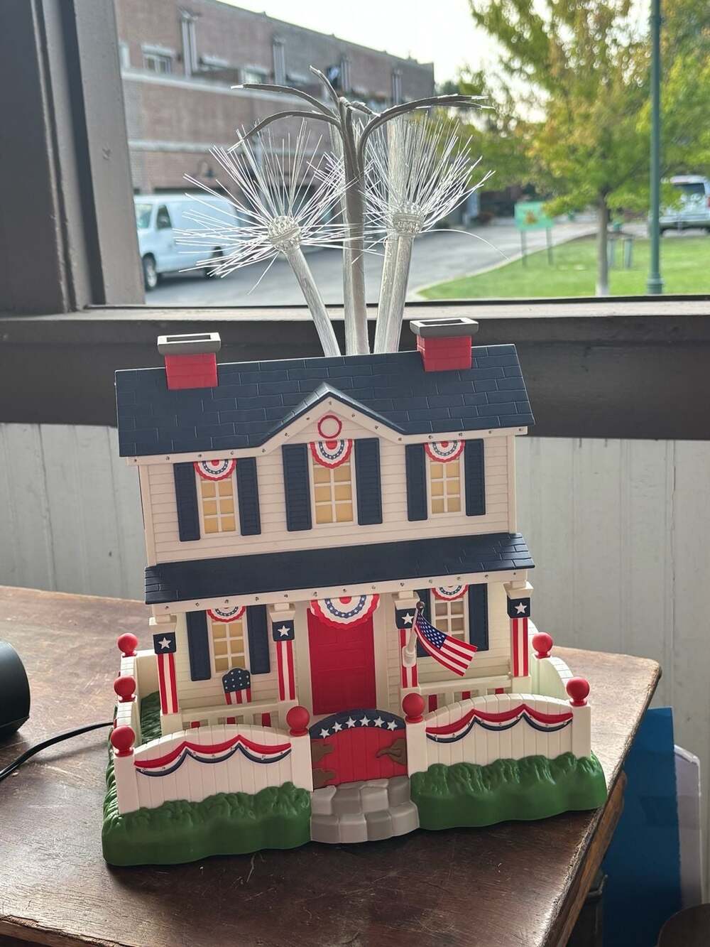 Avon Patriotic Lighted Fiber Optic House 4th Of July Fireworks